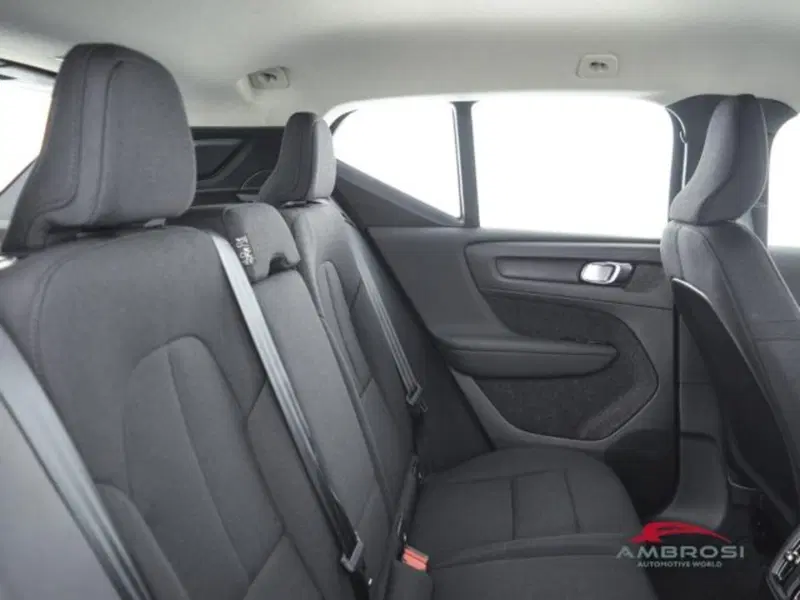 Volvo XC40 nuova a Perugia (11)