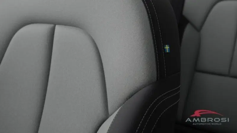 Volvo XC40 nuova a Perugia (8)