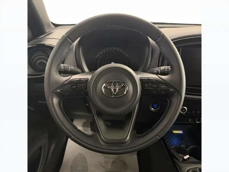 Toyota Aygo X usata a Monza e Brianza (8)