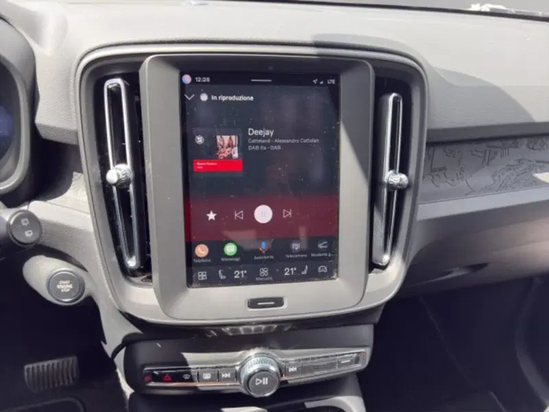 Volvo XC40 usata a Perugia (14)