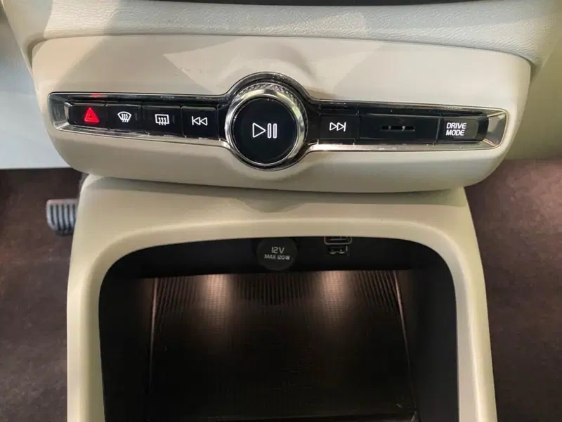 Volvo XC40 usata a Torino (11)