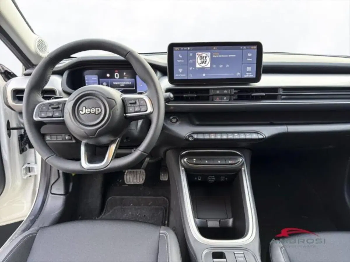 Jeep Avenger nuova a Perugia (15)