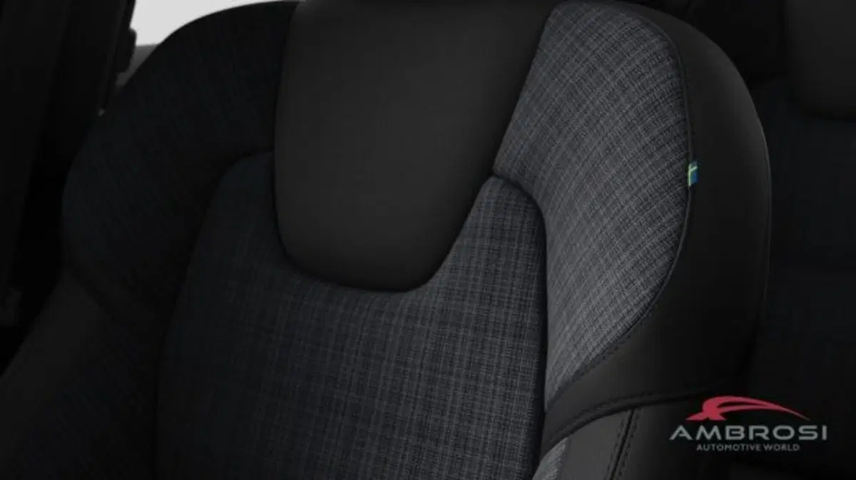 Volvo XC60 nuova a Perugia (11)