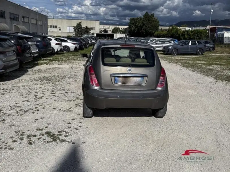 Lancia Ypsilon usata a Perugia (4)