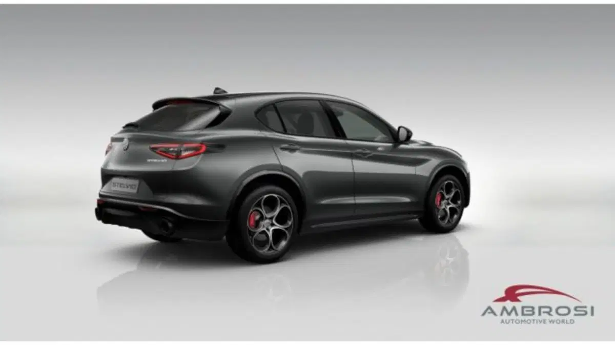 Alfa Romeo Stelvio nuova a Perugia (3)