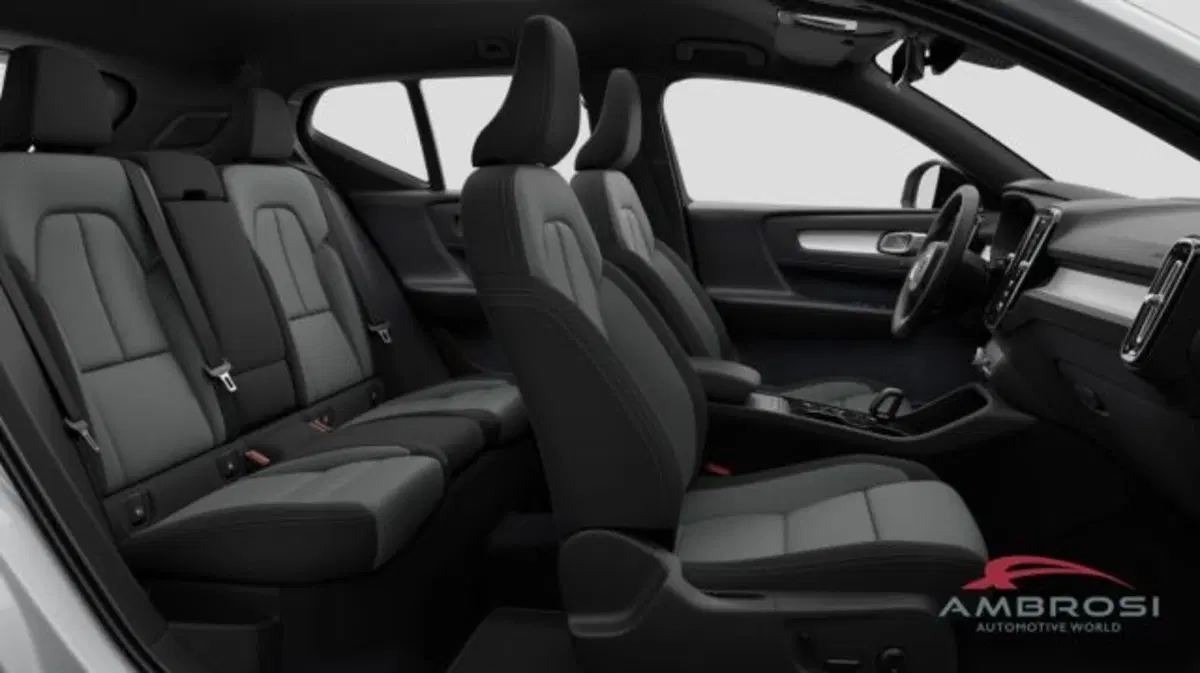 Volvo XC40 nuova a Perugia (13)