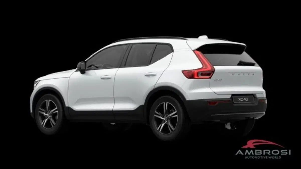 Volvo XC40 nuova a Perugia (3)