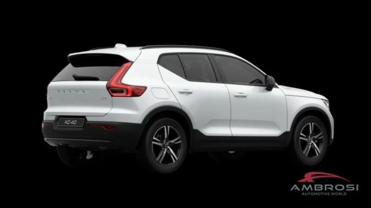 Volvo XC40 nuova a Perugia (5)