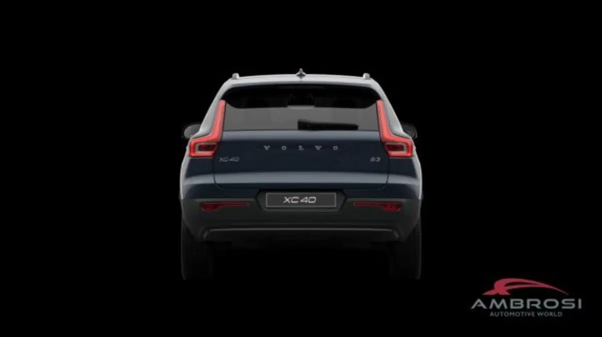 Volvo XC40 nuova a Perugia (4)