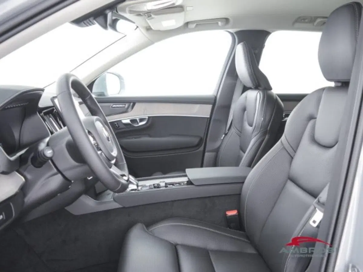 Volvo XC90 nuova a Perugia (8)
