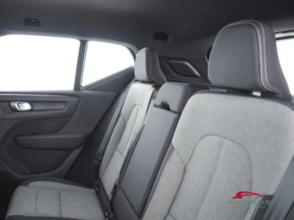 Volvo XC40 nuova a Perugia (10)