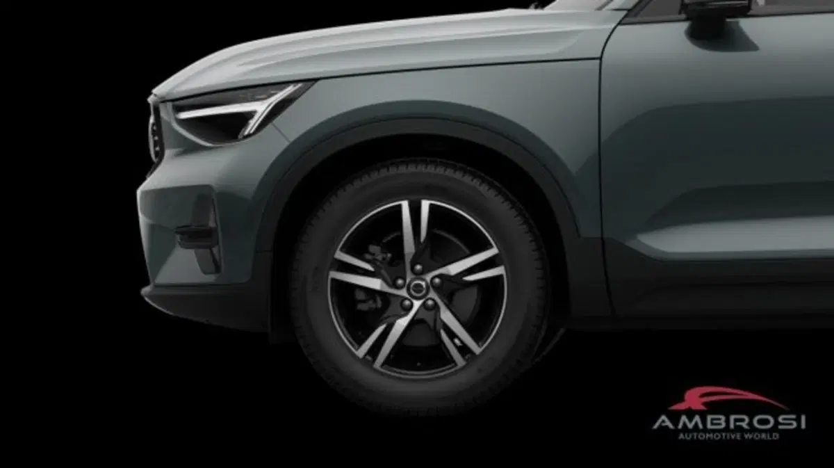 Volvo XC40 nuova a Perugia (9)