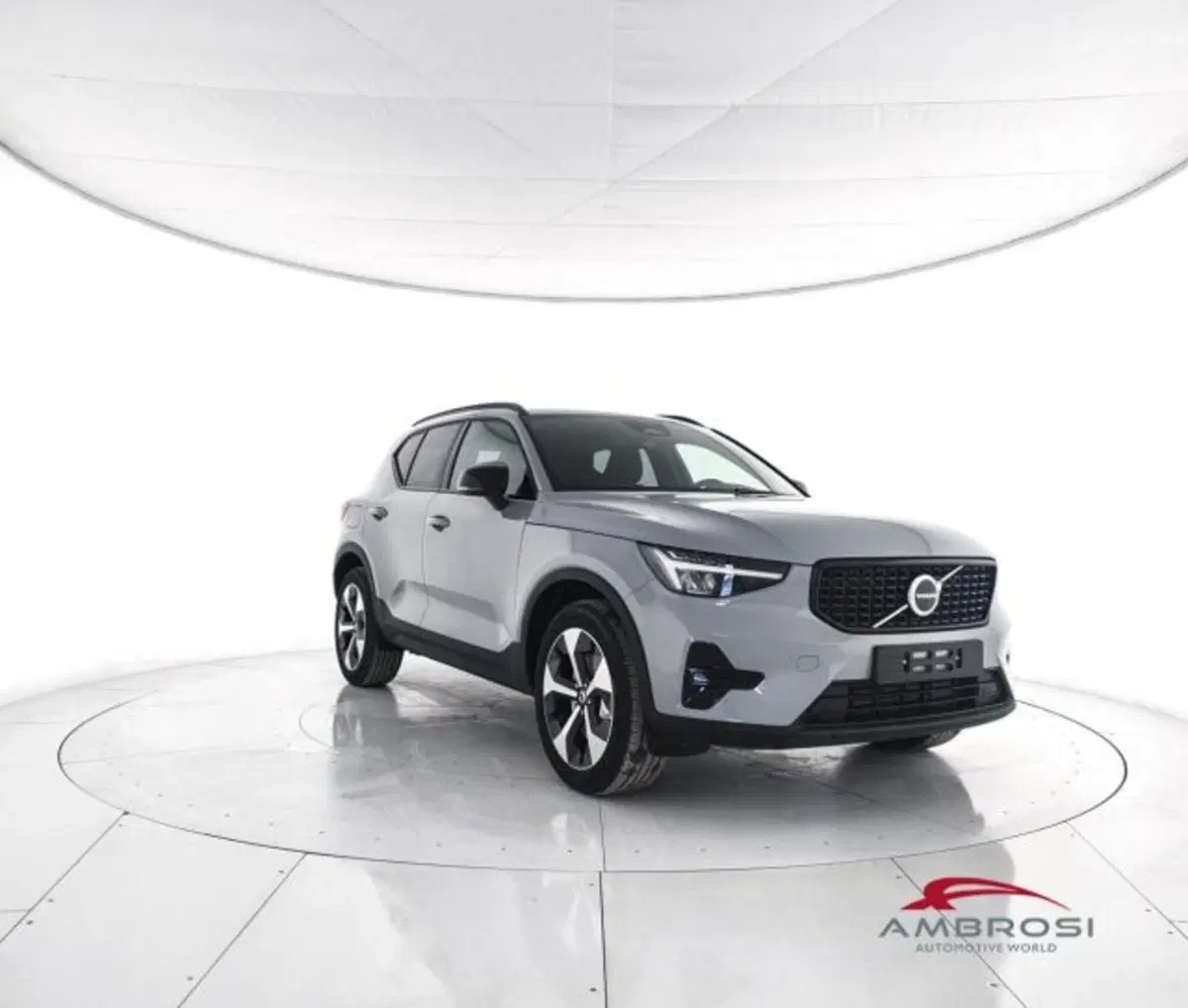 Volvo XC40 nuova a Perugia (2)