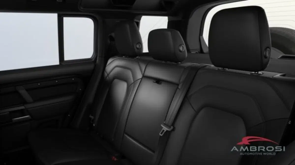 Land Rover Defender nuova a Perugia (7)
