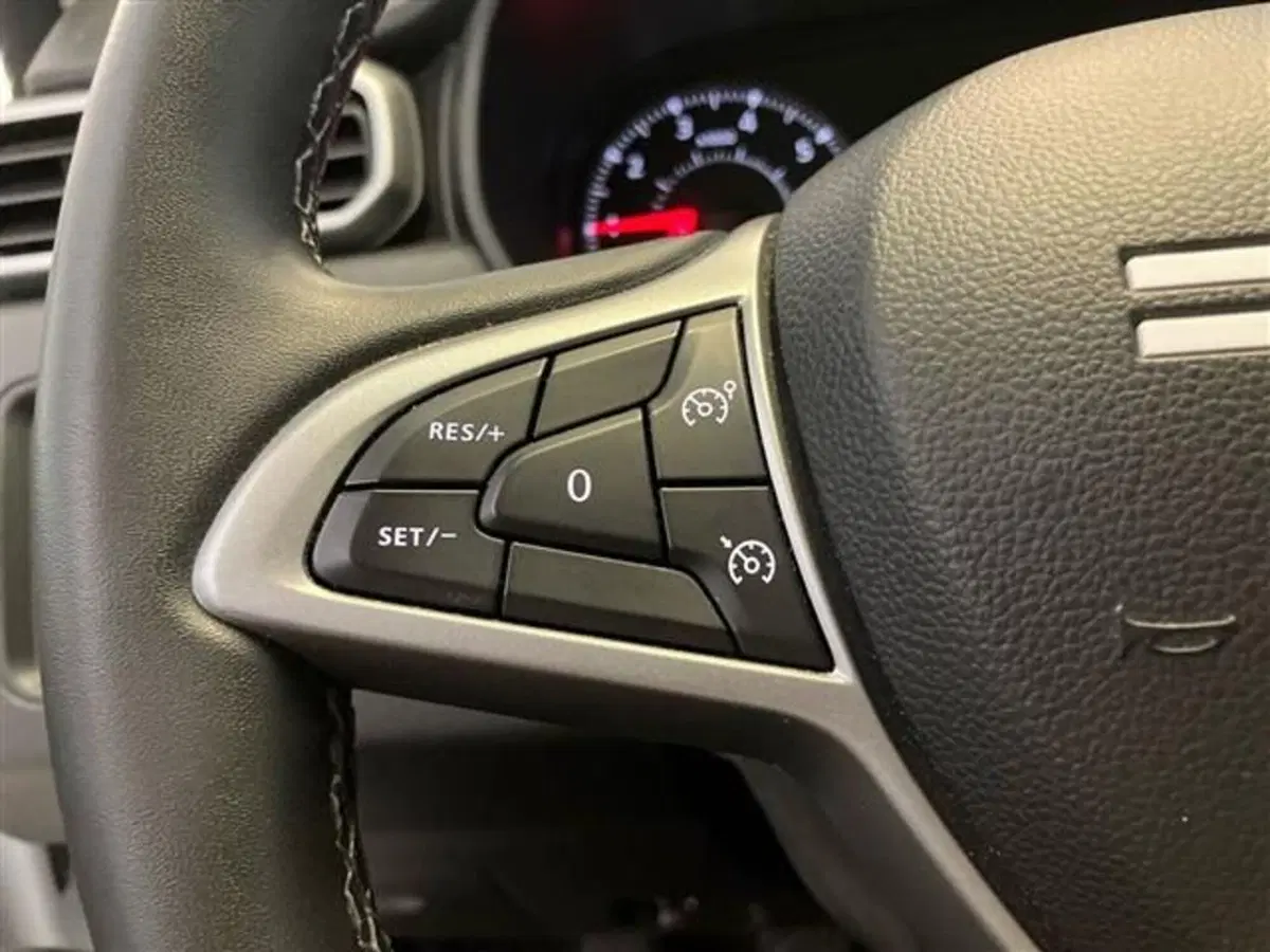 Dacia Duster usata a Como (17)