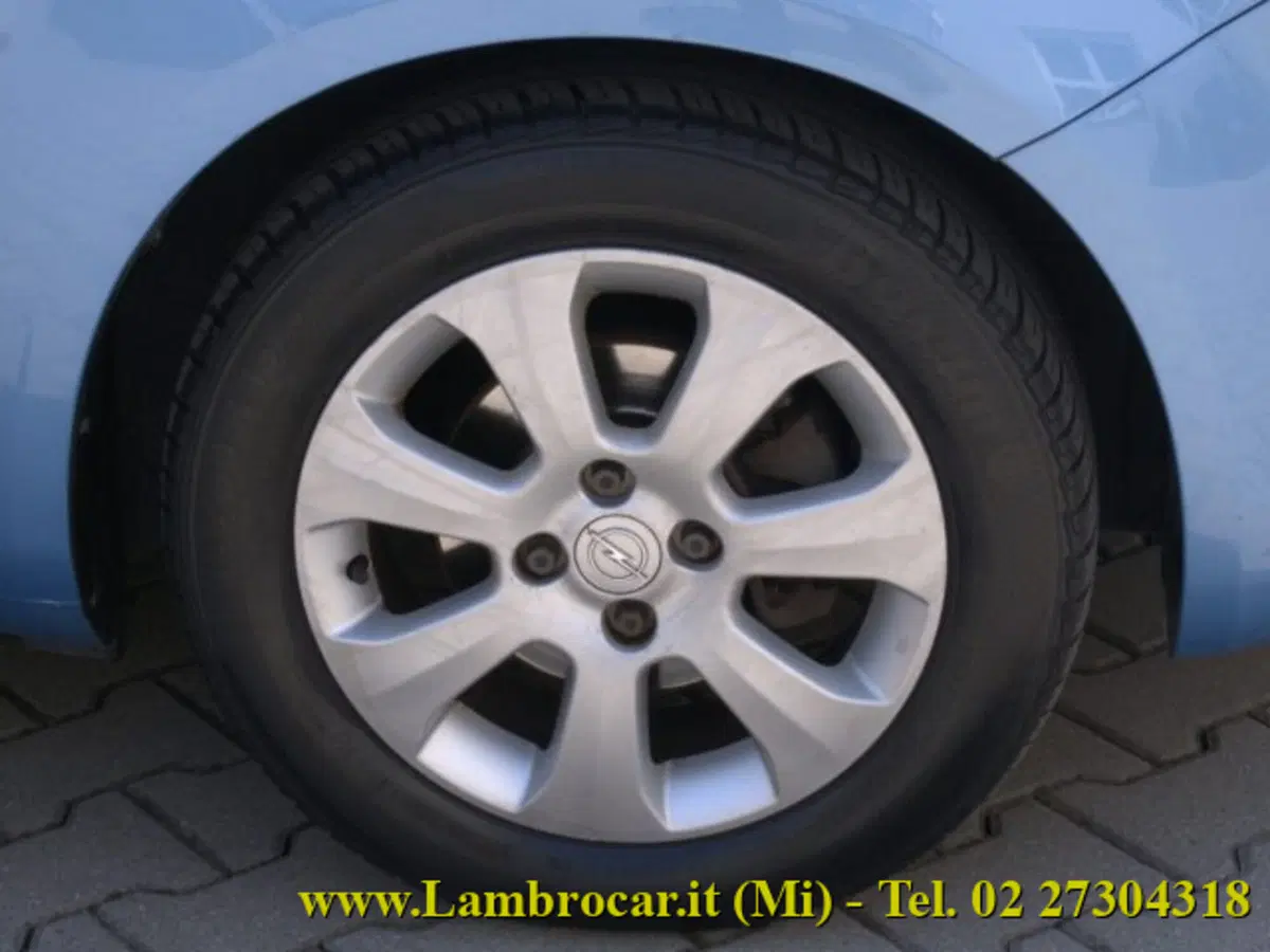 Opel Agila usata a Milano (9)