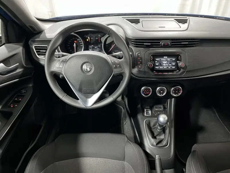 Alfa Romeo Giulietta usata a Sondrio (13)