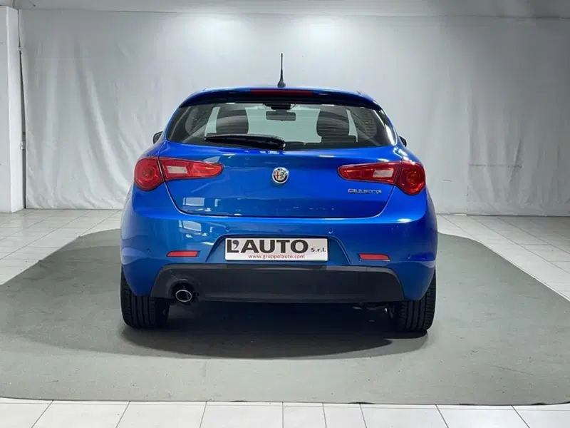 Alfa Romeo Giulietta usata a Sondrio (4)
