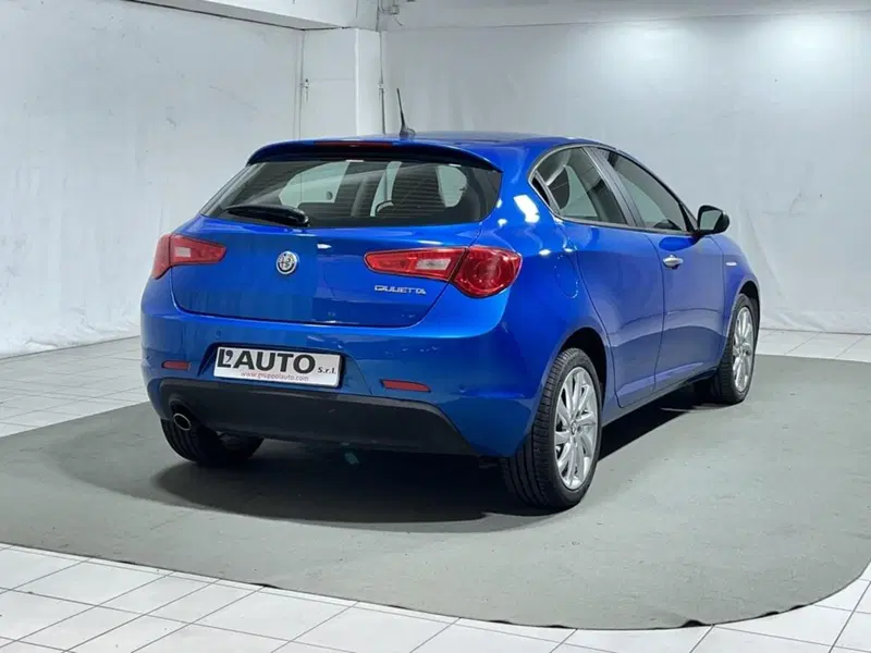Alfa Romeo Giulietta usata a Sondrio (5)
