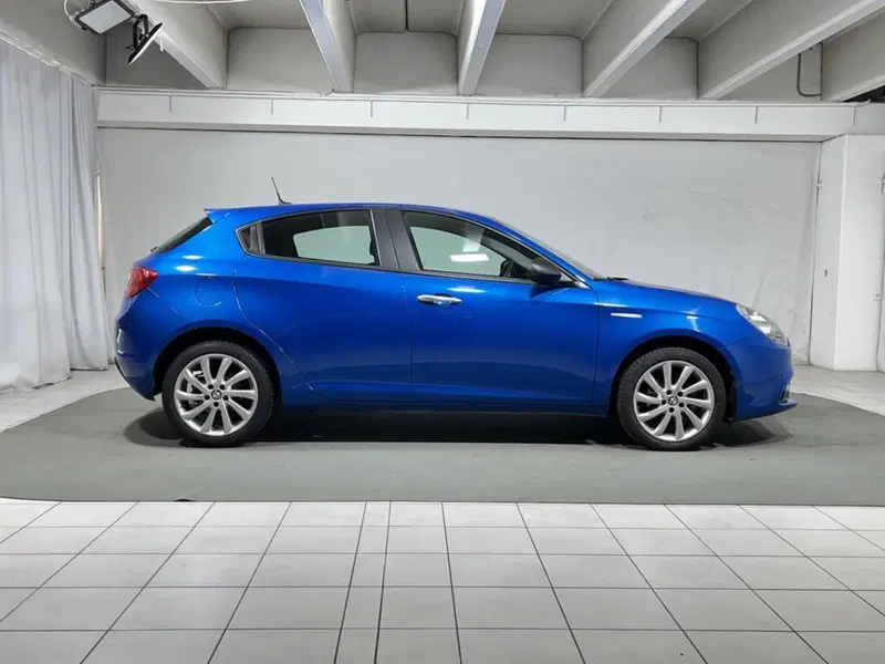Alfa Romeo Giulietta usata a Sondrio (6)