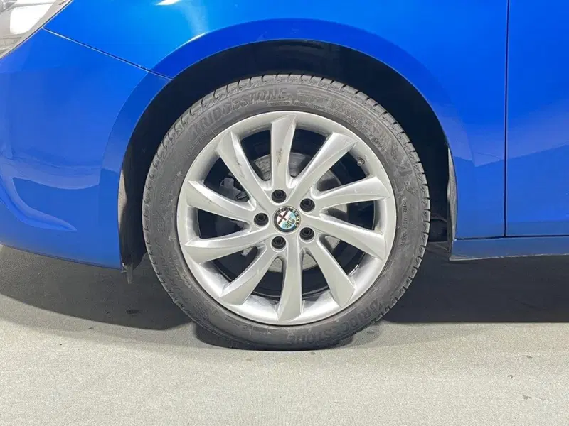 Alfa Romeo Giulietta usata a Sondrio (9)