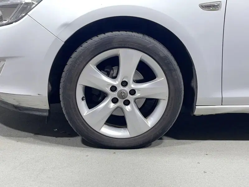 Opel Astra usata a Sondrio (9)