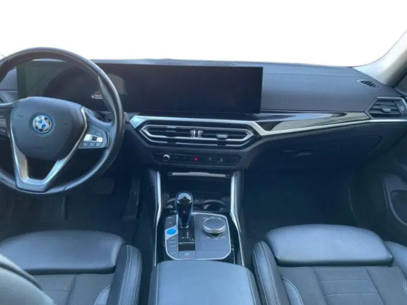 BMW i4 usata a Lecce (11)