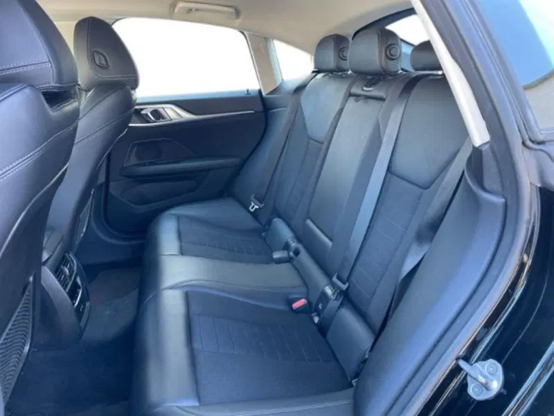 BMW i4 usata a Lecce (15)