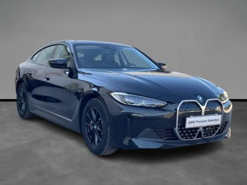 BMW i4 usata a Lecce (6)