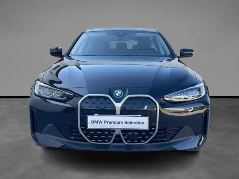 BMW i4 usata a Lecce (7)