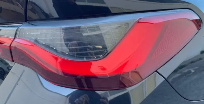 BMW i4 usata a Lecce (9)