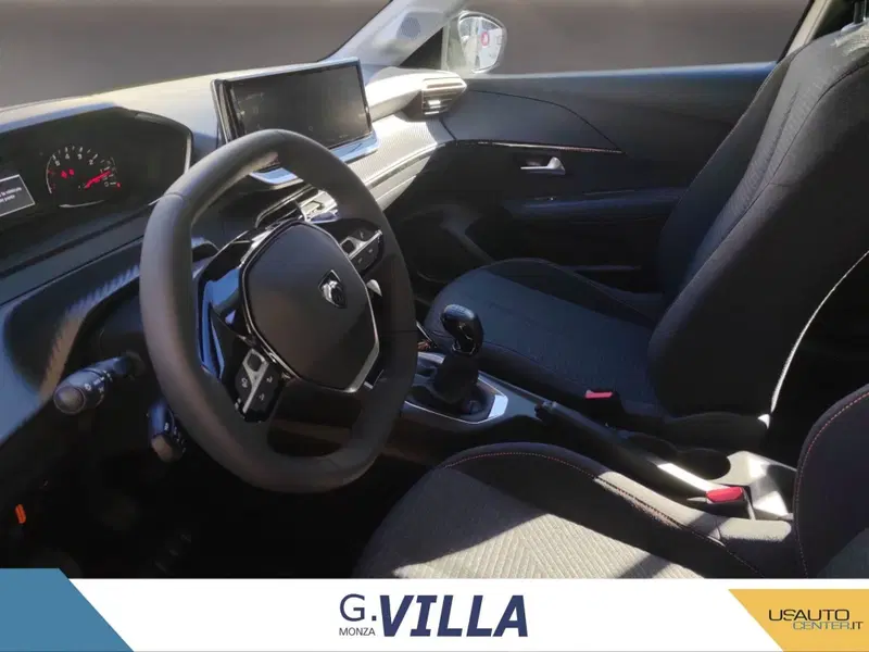Peugeot 208 nuova a Milano (13)
