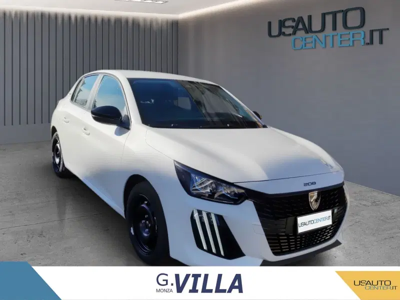 Peugeot 208 nuova a Milano (2)