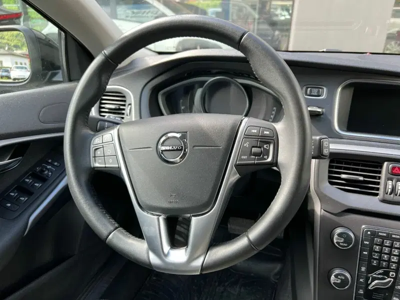 Volvo V40 Cross Country usata a Sondrio (14)