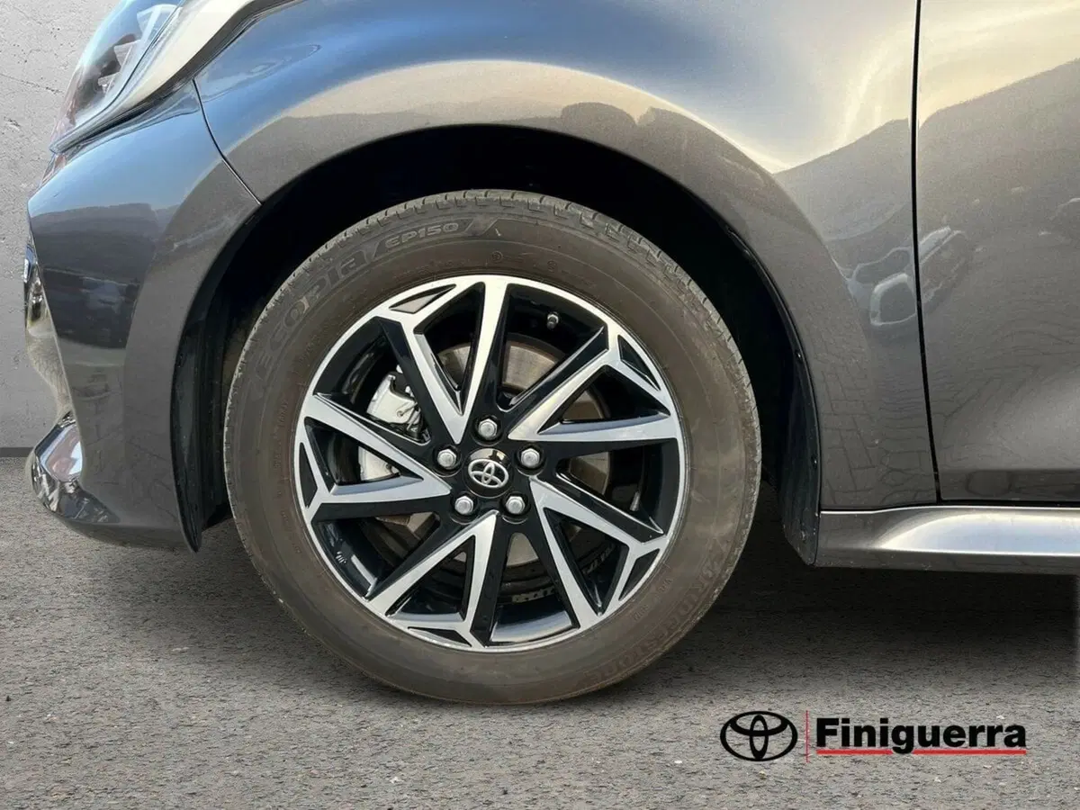 Toyota Yaris usata a Lecco (8)