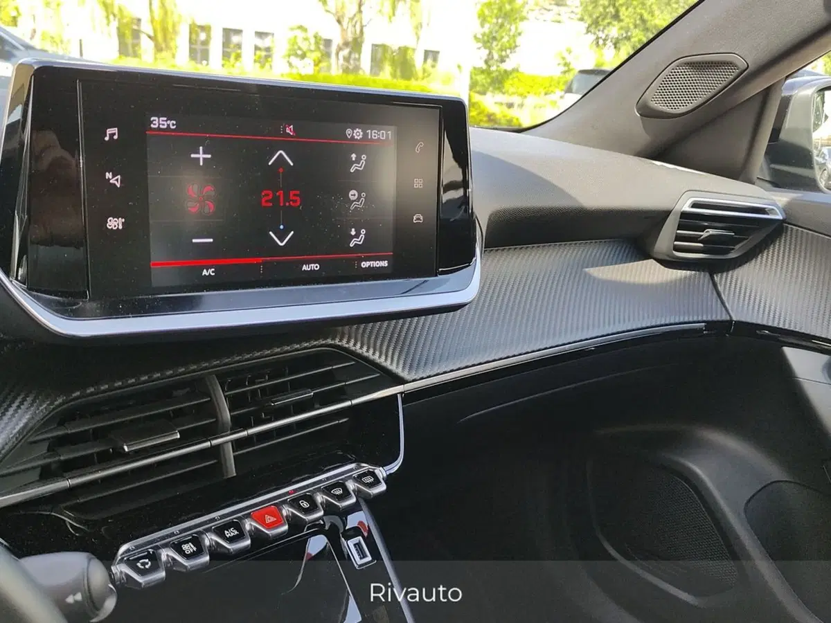 Peugeot 2008 usata a Como (10)