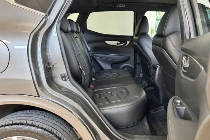 Nissan Qashqai usata a Latina (10)