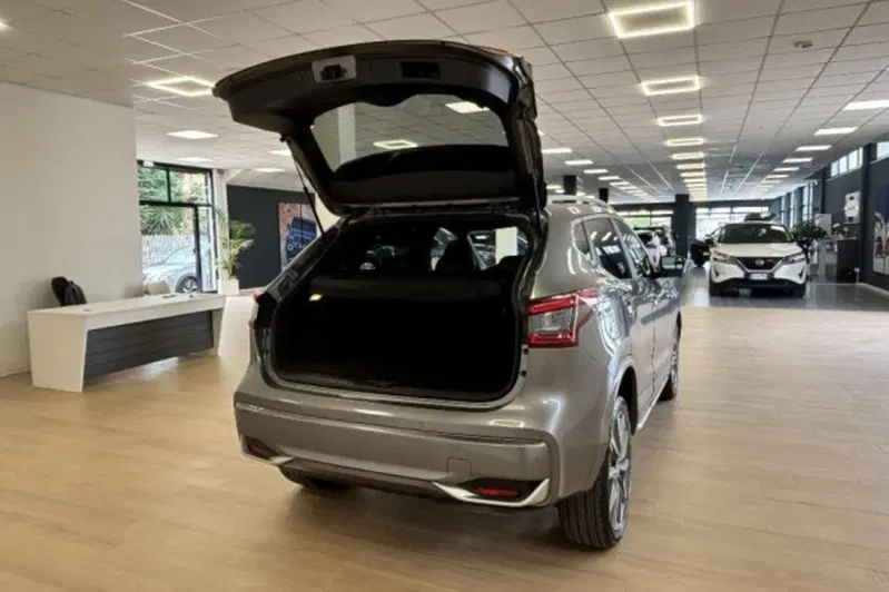 Nissan Qashqai usata a Latina (7)