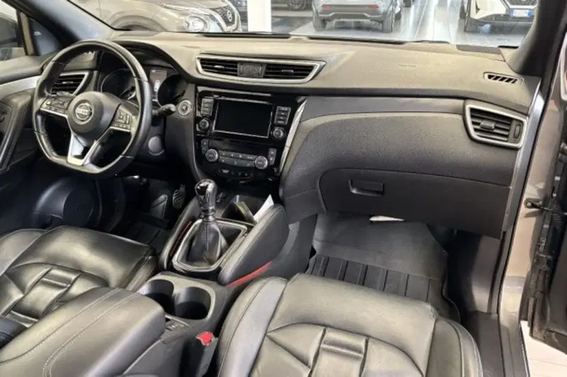 Nissan Qashqai usata a Latina (9)