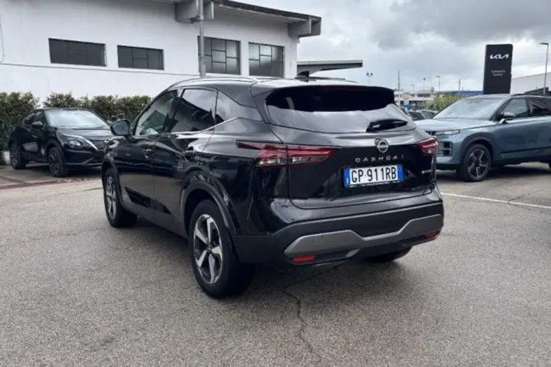Nissan Qashqai usata a Latina (5)