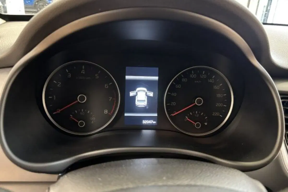 Kia Stonic usata a Latina (13)