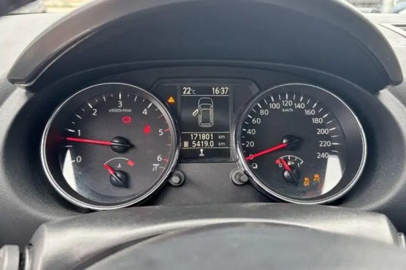 Nissan Qashqai usata a Latina (13)