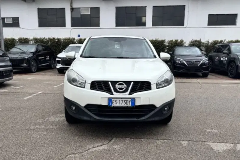 Nissan Qashqai usata a Latina (2)