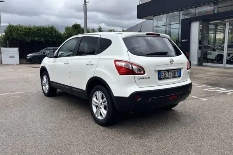 Nissan Qashqai usata a Latina (5)