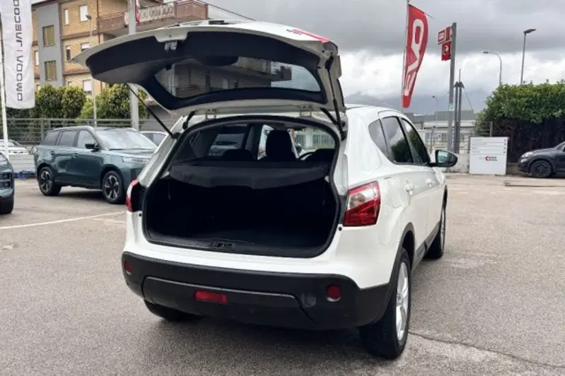 Nissan Qashqai usata a Latina (7)