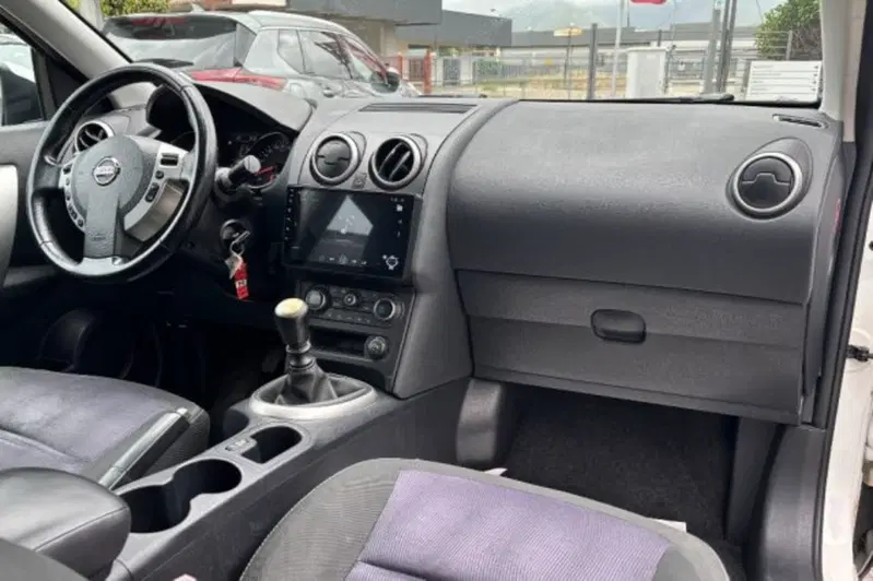 Nissan Qashqai usata a Latina (9)
