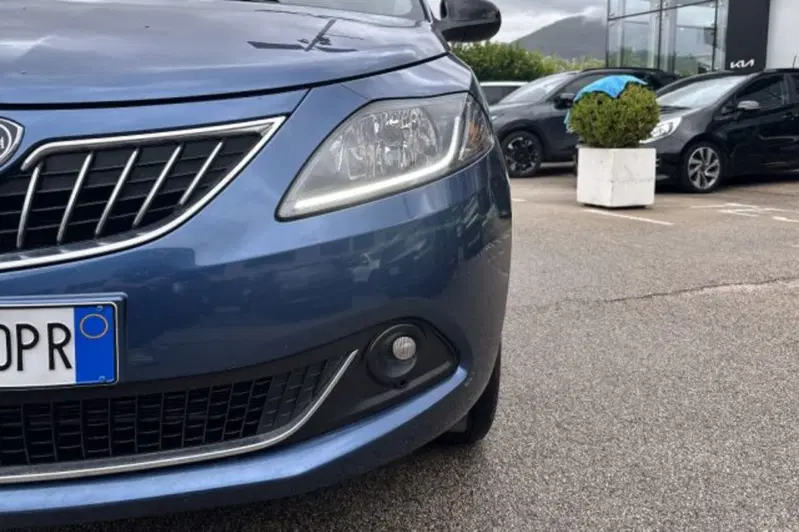 Lancia Ypsilon usata a Latina (11)