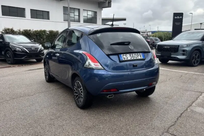 Lancia Ypsilon usata a Latina (5)
