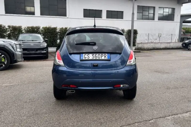 Lancia Ypsilon usata a Latina (6)