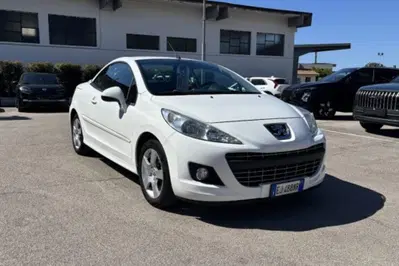 Peugeot 207 Cabrio VTi 120CV CC Tecno del 2011 usata a Fondi